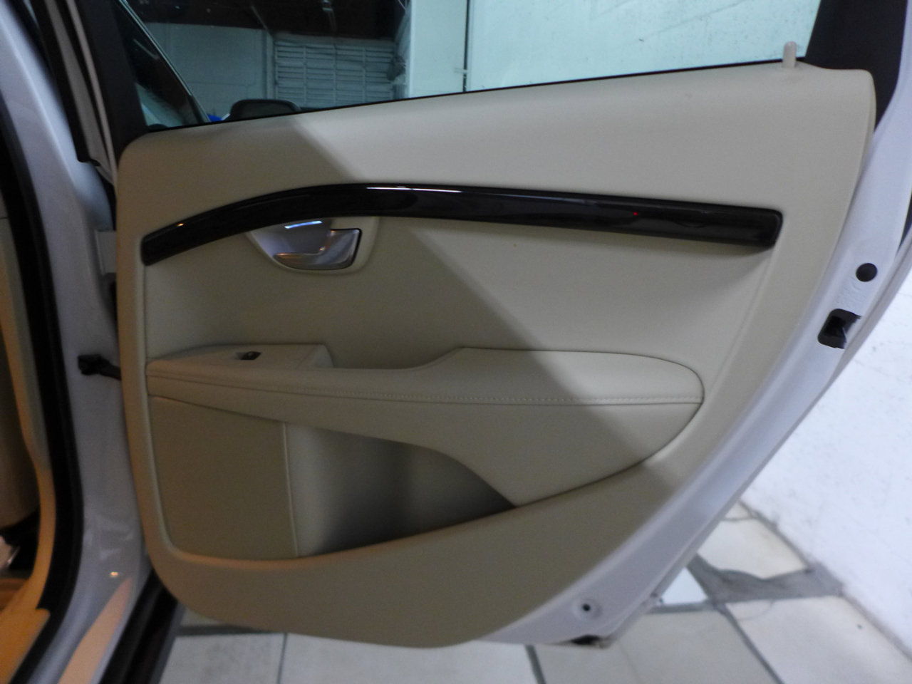 Used 2016 Volvo XC70 T5 Platinum w/ Protection Package image 74