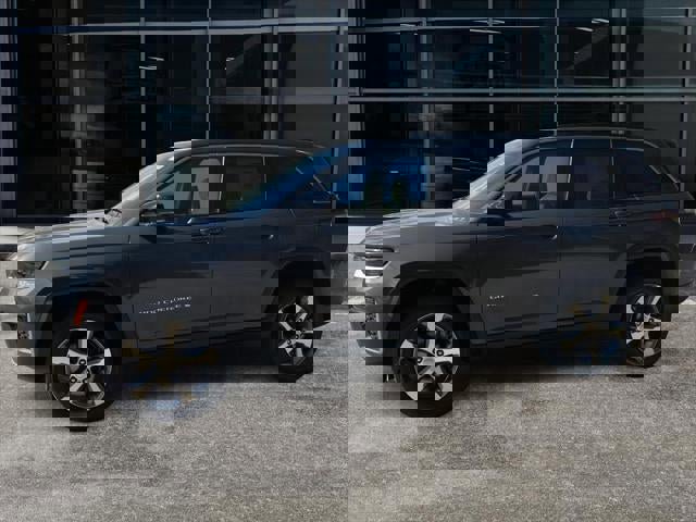 New 2026 Jeep Grand Cherokee Limited w/ Luxury Tech Group II image 28