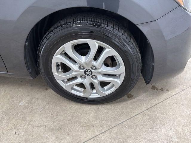 Used 2018 Toyota Yaris iA FWD image 12