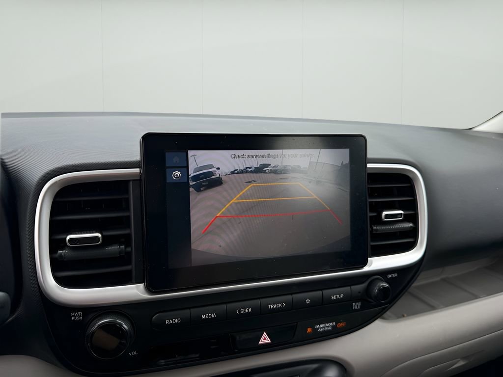 Used 2023 Hyundai Venue SEL image 14