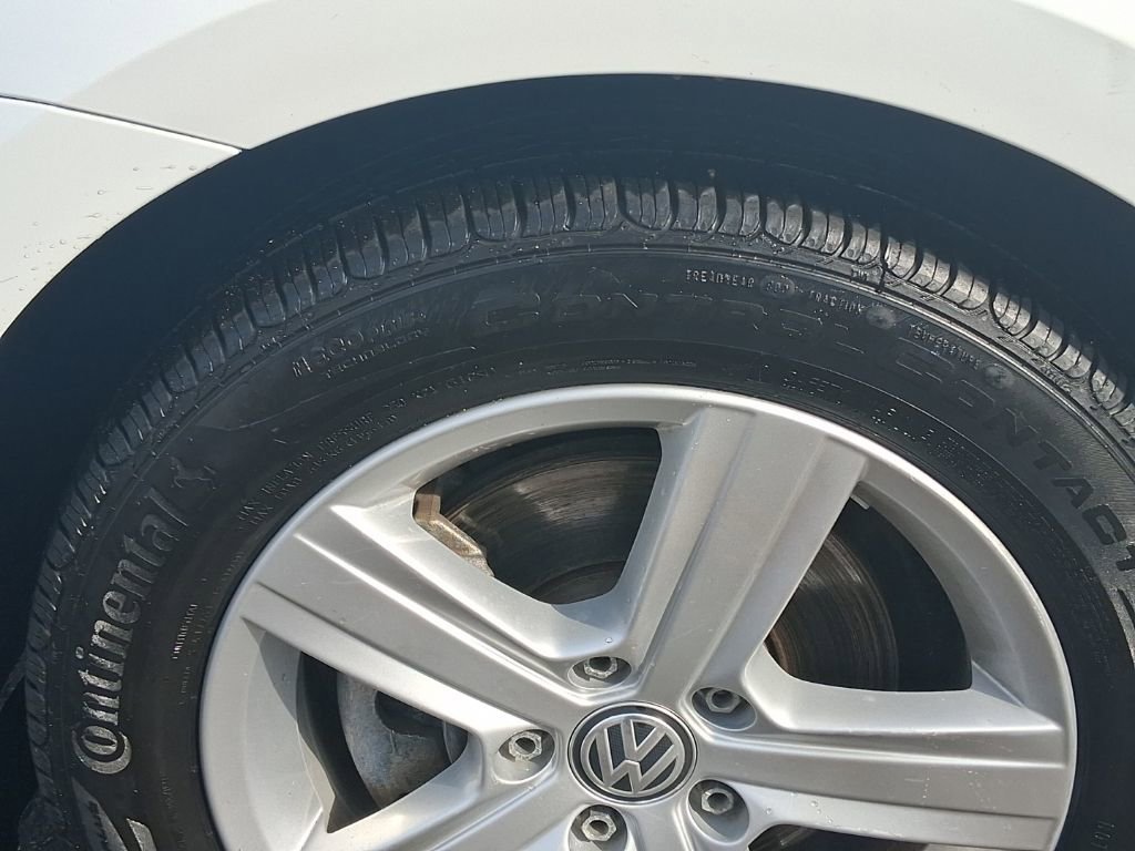 Used 2017 Volkswagen Golf Wolfsburg Edition image 11