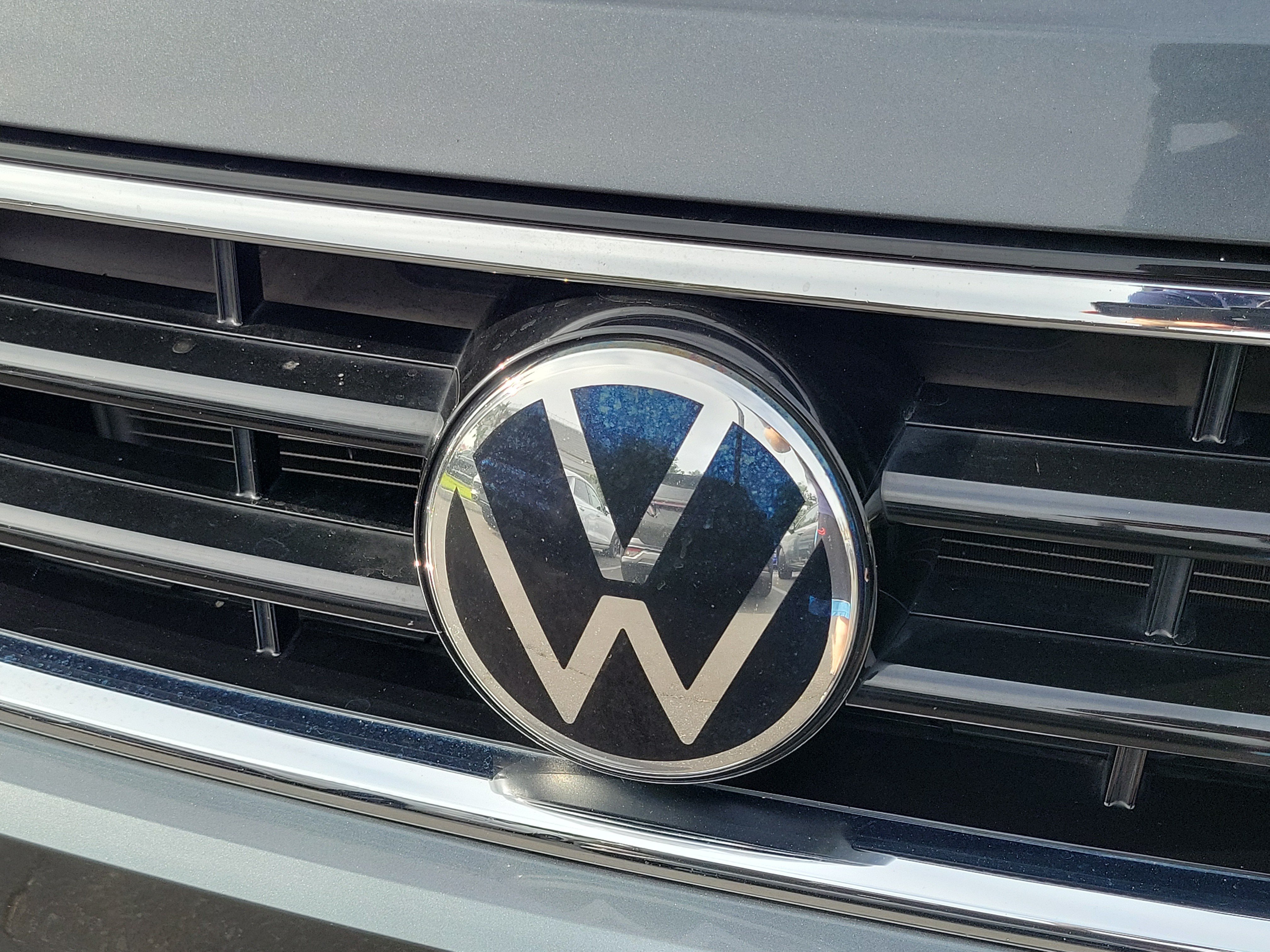 Used 2023 Volkswagen Tiguan SE R-Line FWD image 27