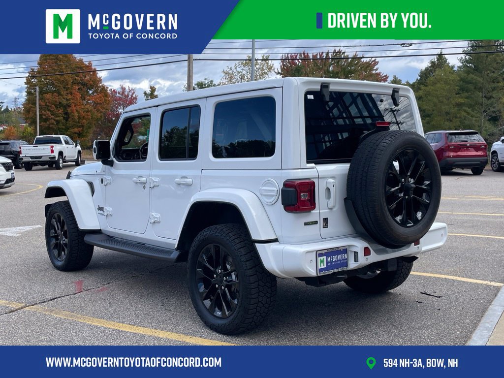 Used 2021 Jeep Wrangler Unlimited Sahara AWD/4WD image 3