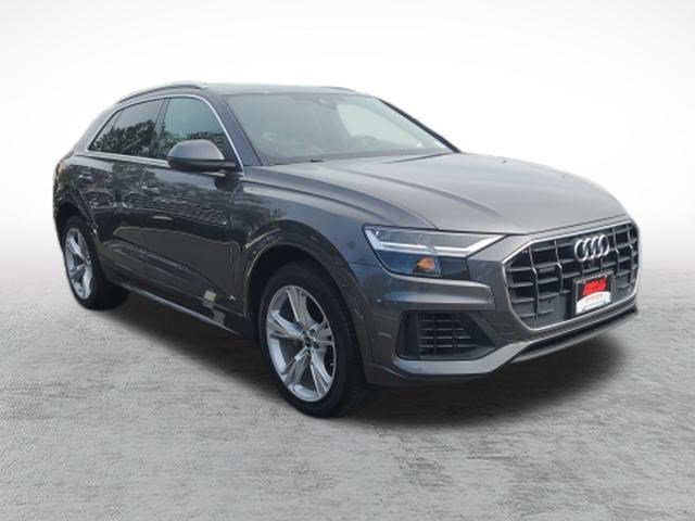 Used 2022 Audi Q8 Premium w/ Convenience Package AWD/4WD image 3