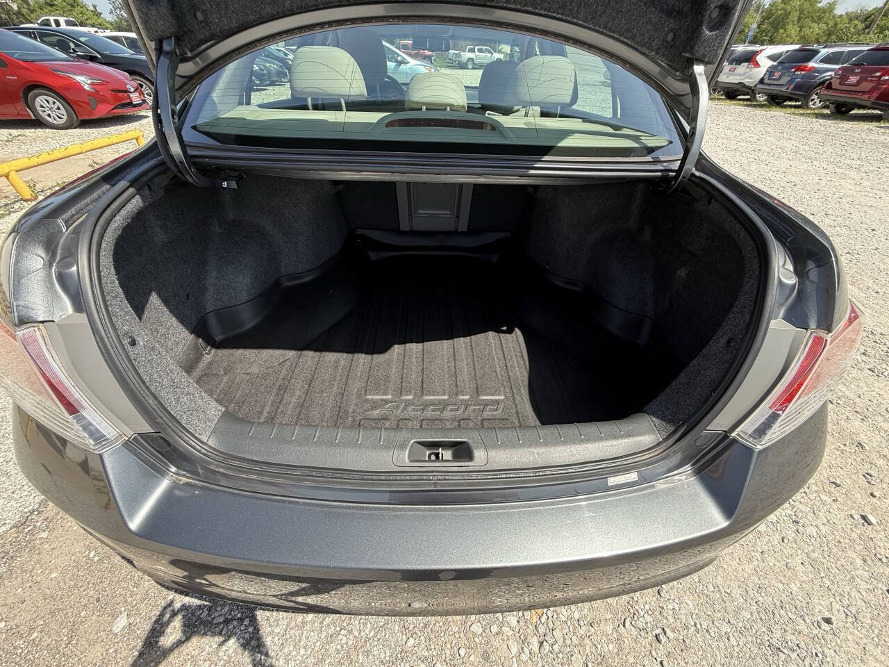 Used 2011 Honda Accord EX-L image 18