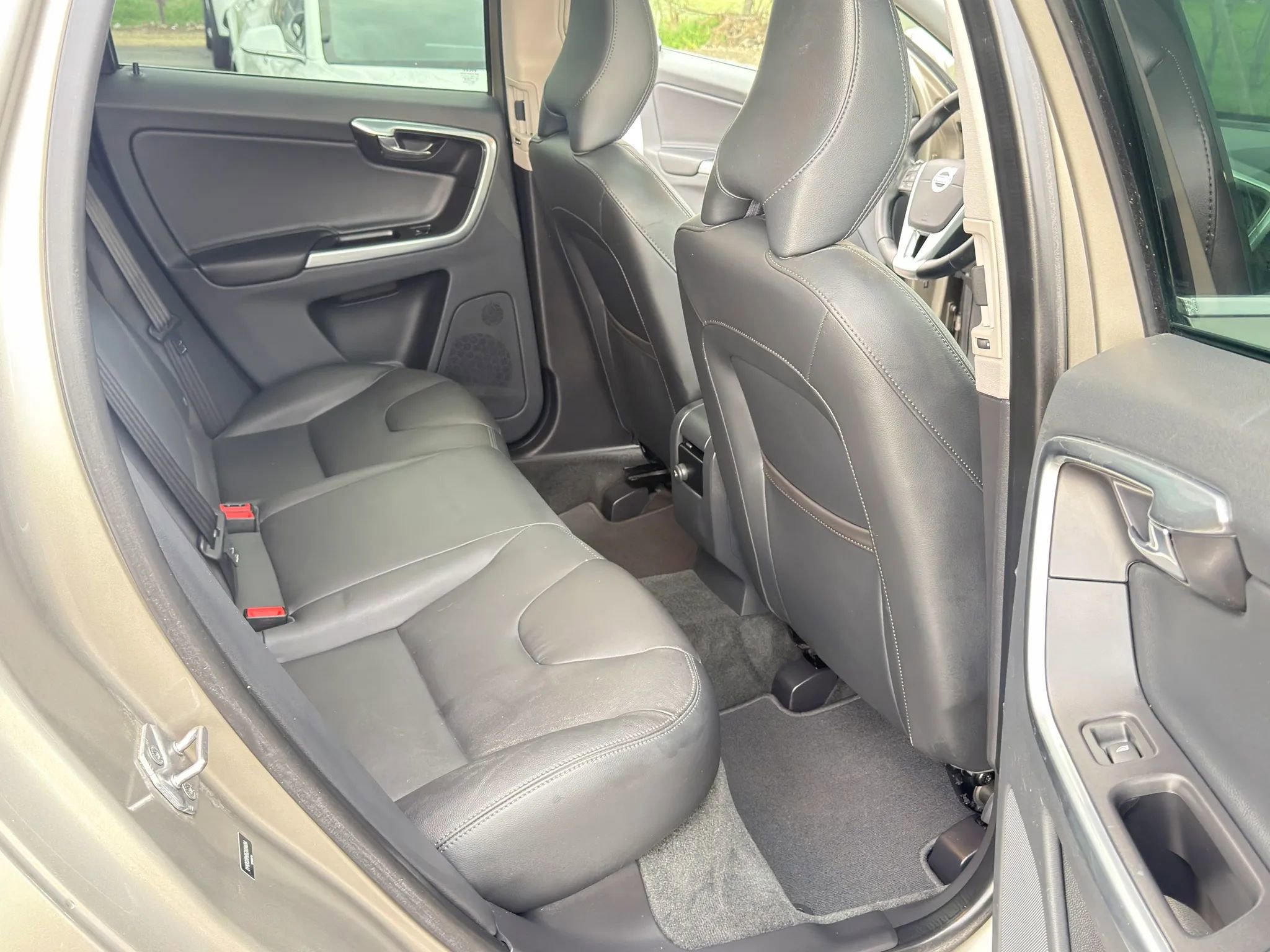 Used 2016 Volvo XC60 T6 Platinum AWD/4WD image 15
