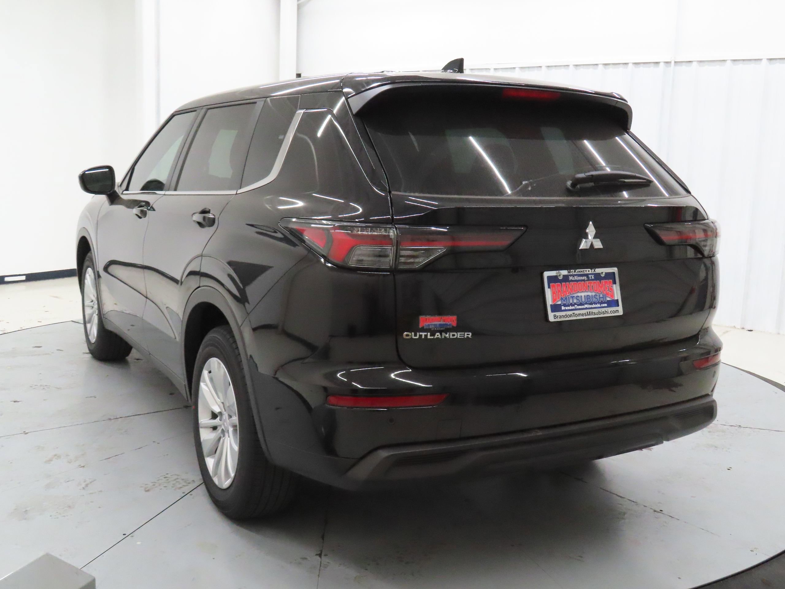 New 2026 Mitsubishi Outlander ES image 5