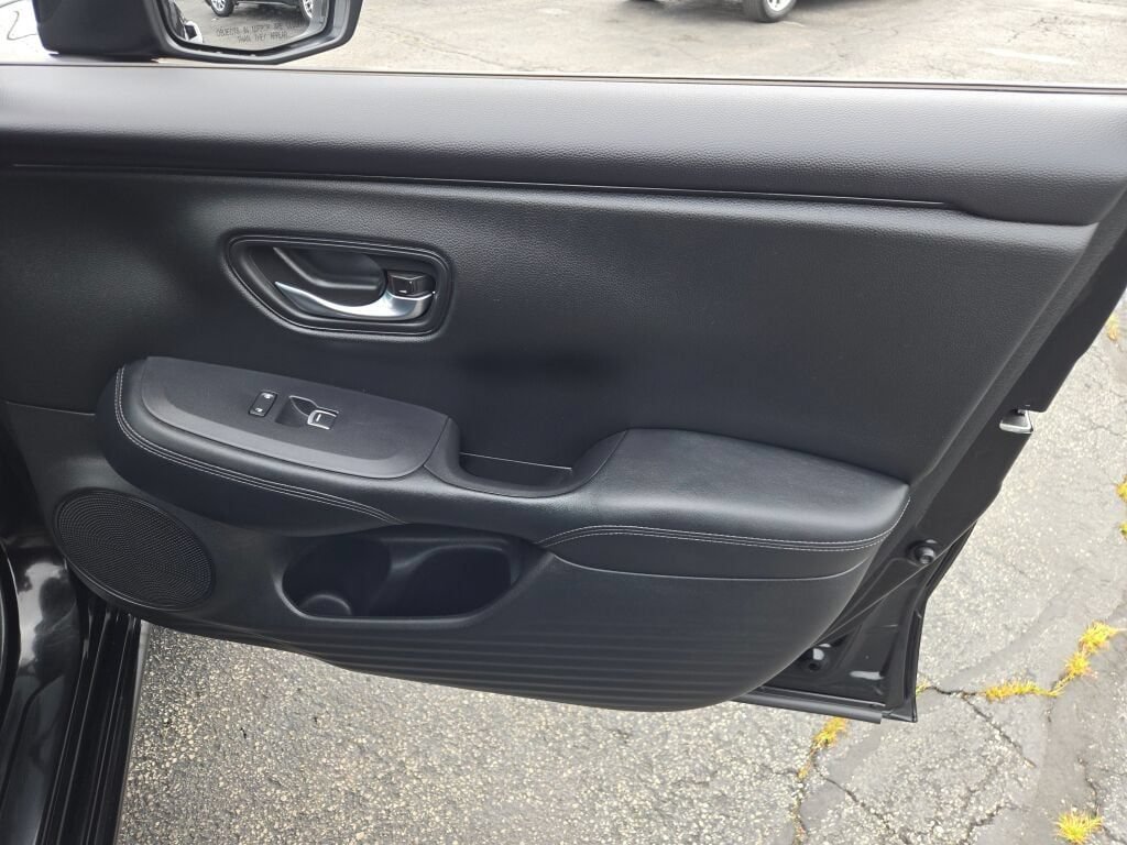 Used 2023 Honda HR-V EX-L image 17