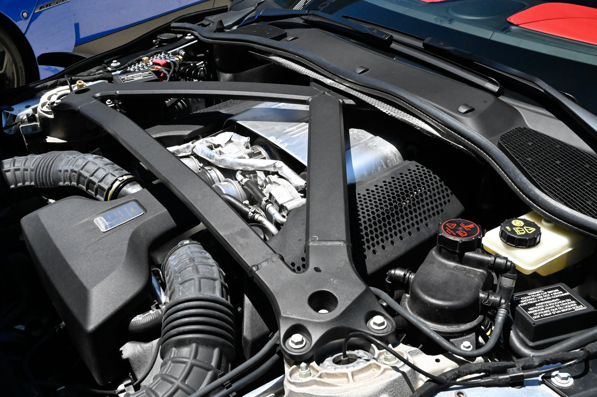 Used 2021 Aston Martin DB11 Coupe RWD image 44