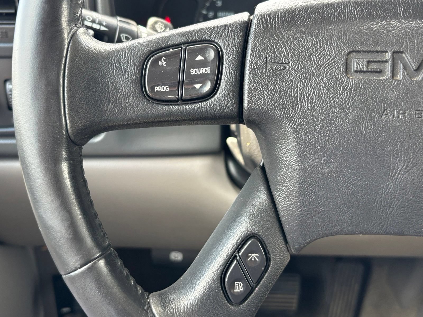 Used 2005 GMC Yukon SLT w/ SLT Preferred Equipment Group RWD image 21