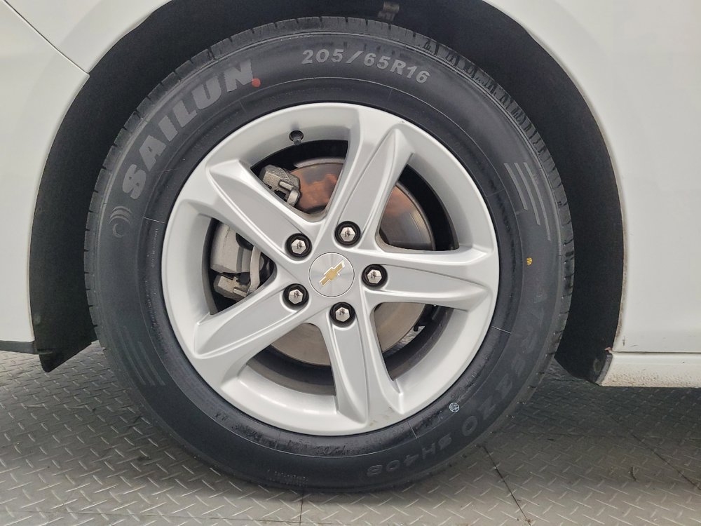 Used 2025 Chevrolet Malibu LS FWD image 31