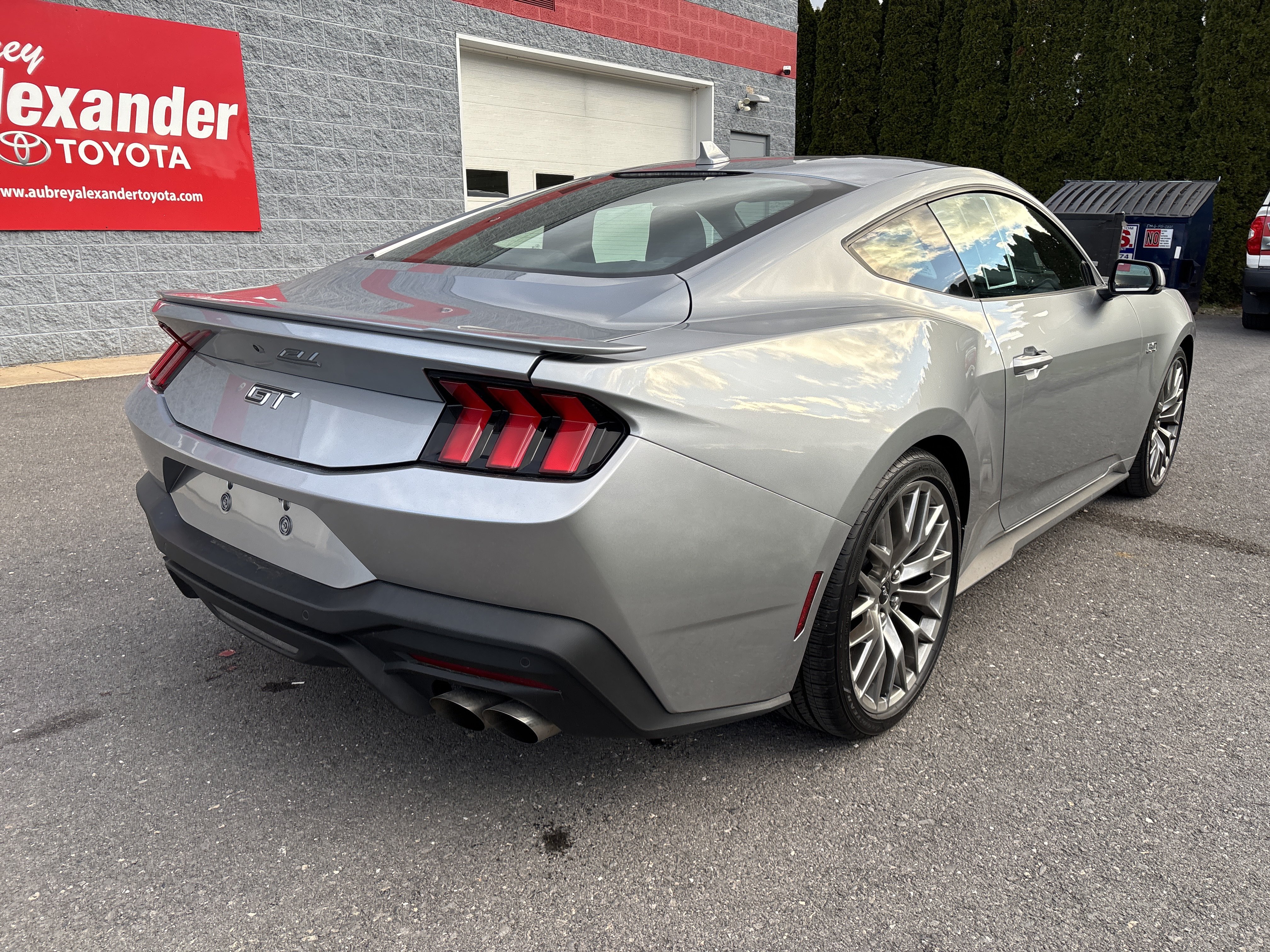 Used 2024 Ford Mustang GT Premium RWD image 3
