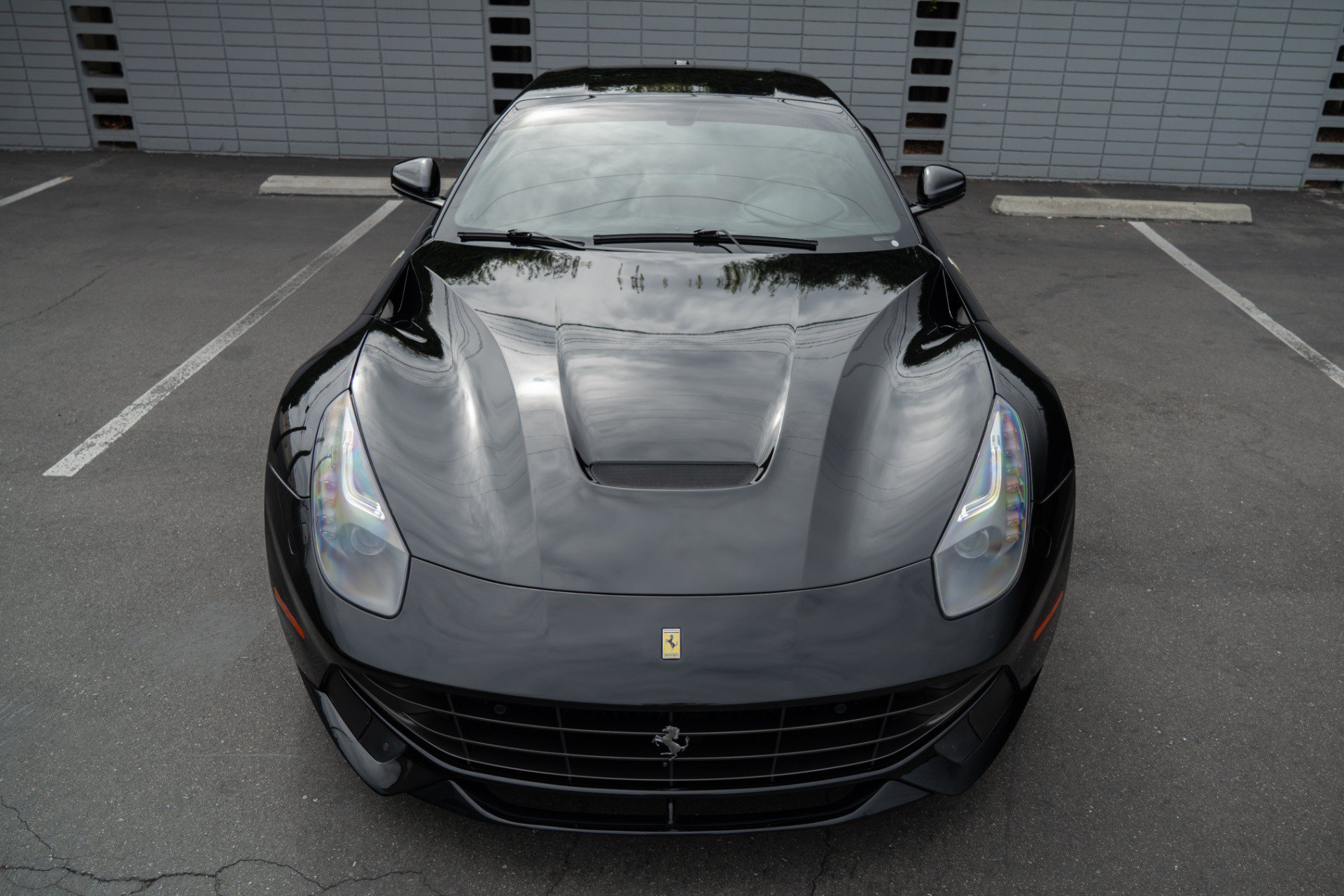 Used 2014 Ferrari F12 Berlinetta RWD image 21