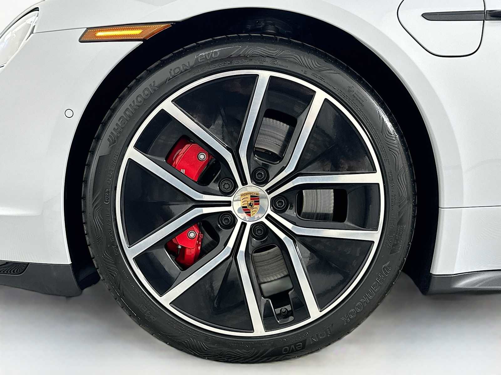 New 2026 Porsche Taycan GTS image 33