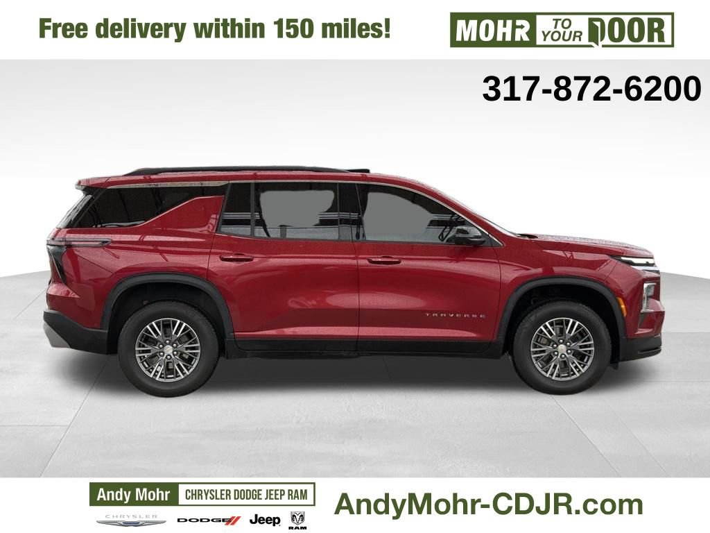 Used 2024 Chevrolet Traverse LT w/ Enhanced Driving Package image 8