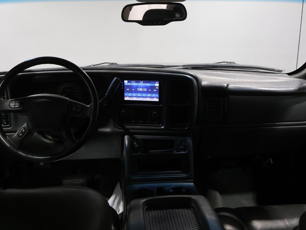 Used 2004 Chevrolet Avalanche 4x4 w/ Preferred Equipment Group image 24