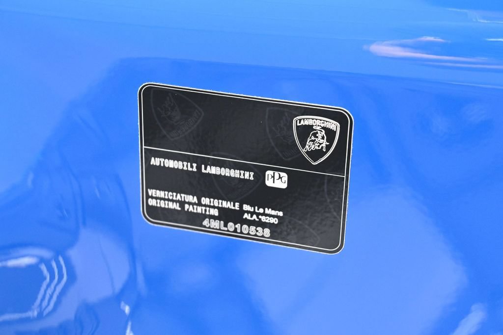 Used 2025 Lamborghini Urus SE AWD/4WD image 36