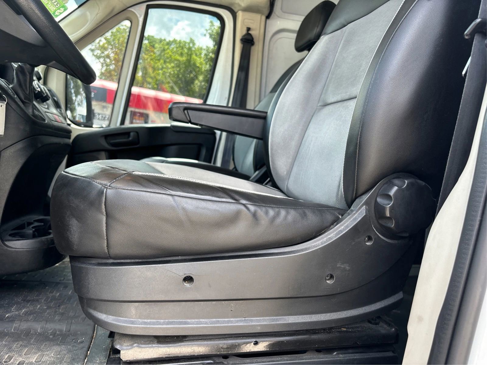 Used 2019 RAM ProMaster 2500 FWD image 18
