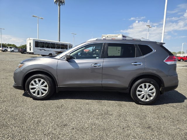 Used 2016 Nissan Rogue S w/ Appearance Package FWD image 4
