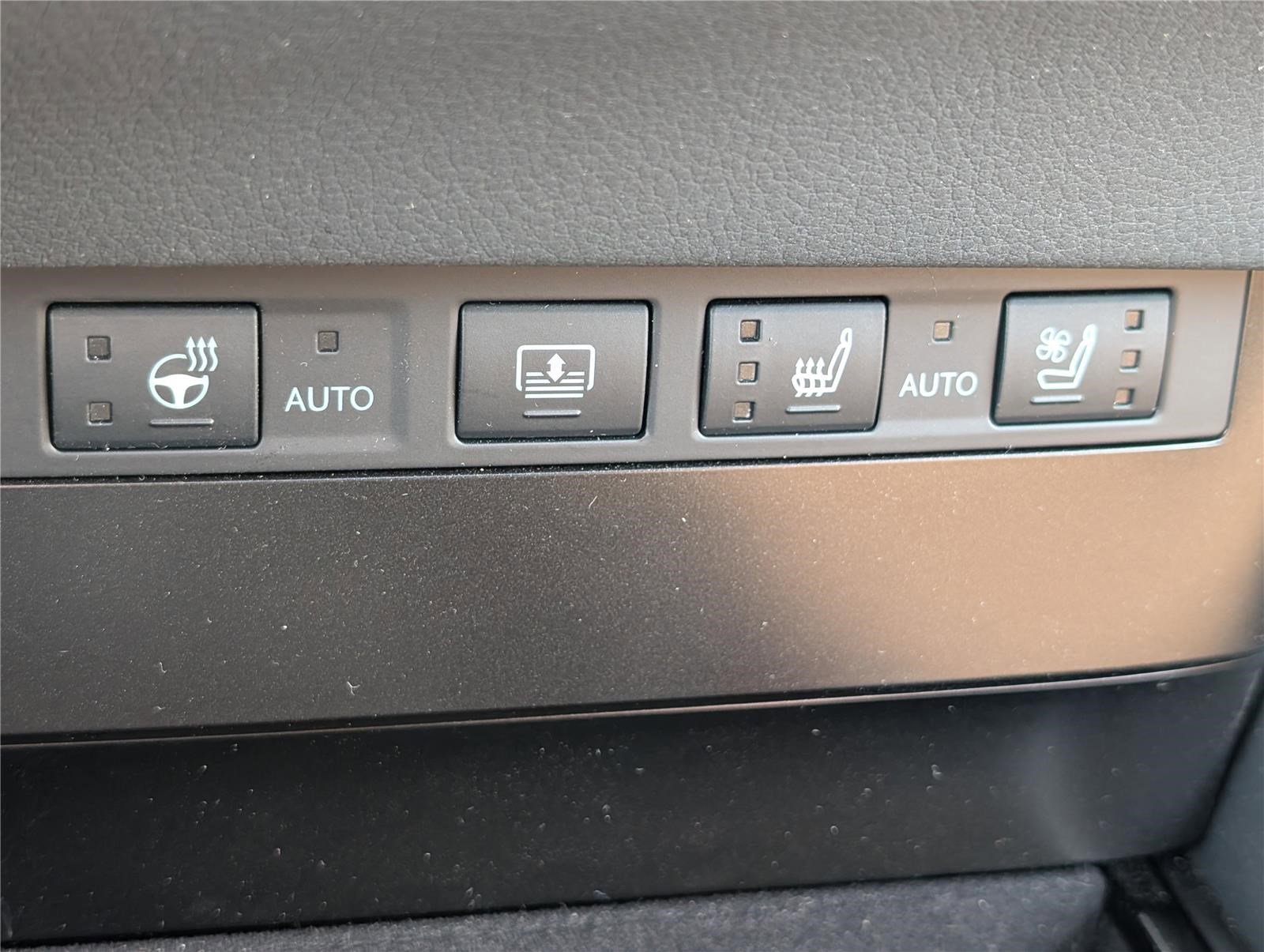 Used 2024 Lexus ES 350 w/ Technology Package image 25