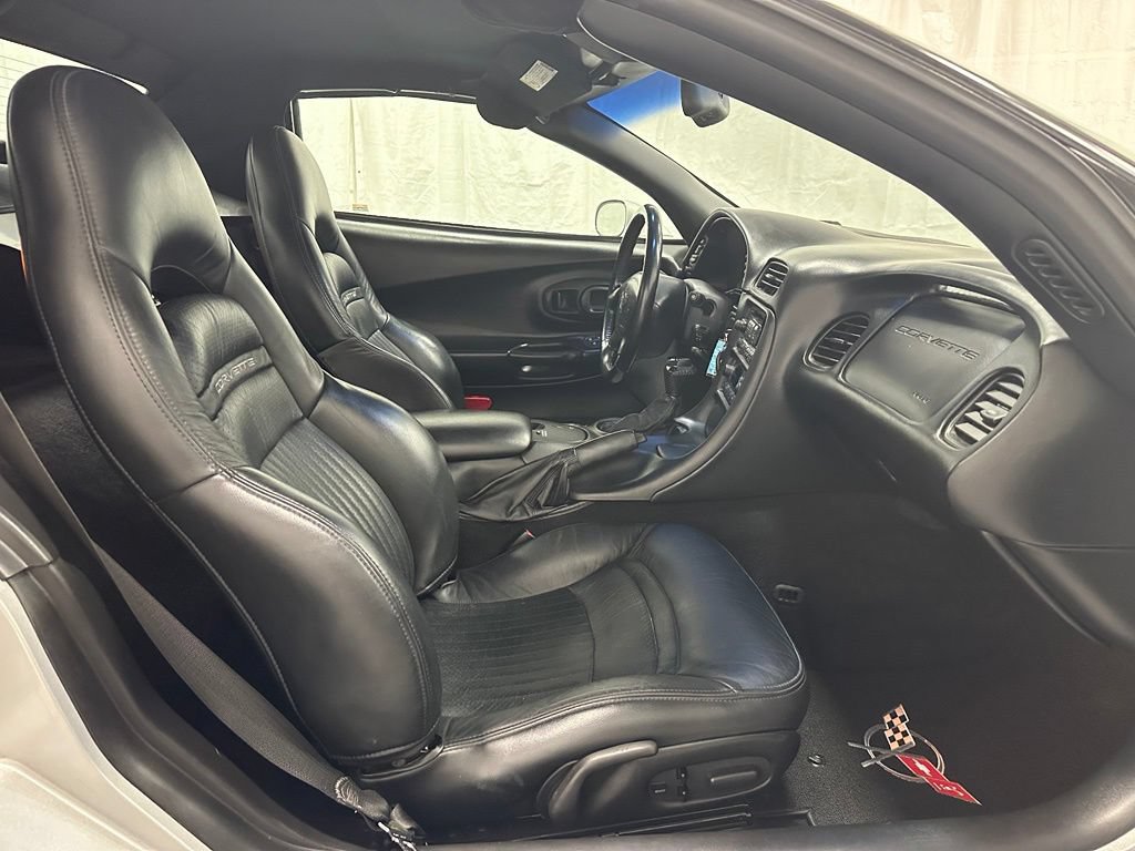 Used 2001 Chevrolet Corvette Convertible w/ Preferred Equipment Group2 RWD image 39