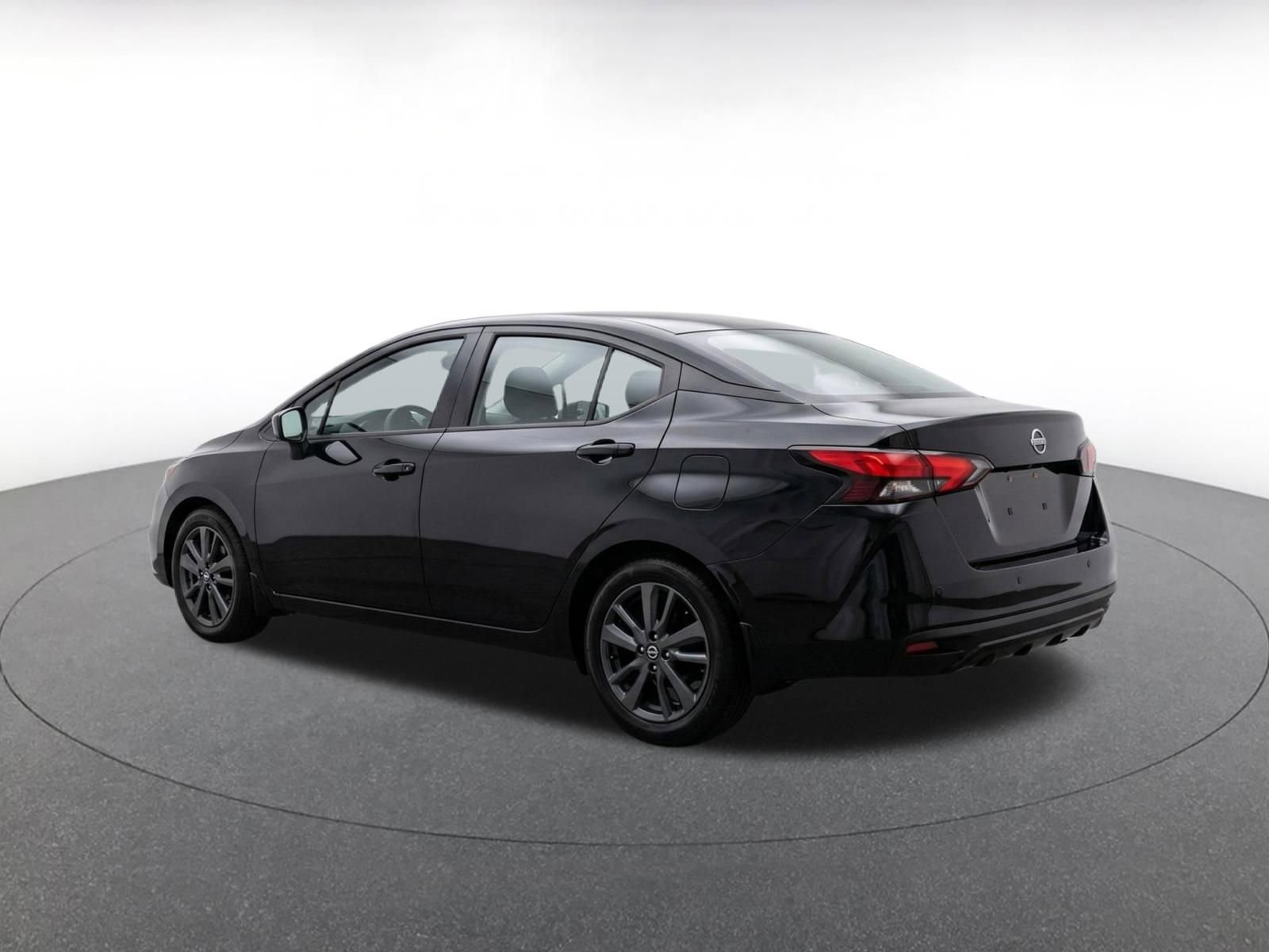 Used 2025 Nissan Versa SV FWD image 7