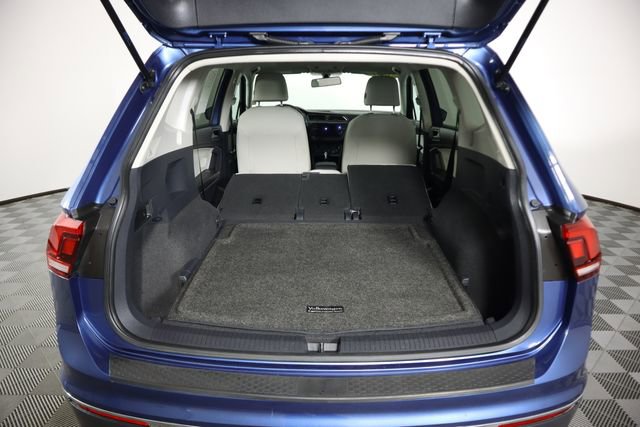 Used 2020 Volkswagen Tiguan SE w/ Panoramic Sunroof Package image 56