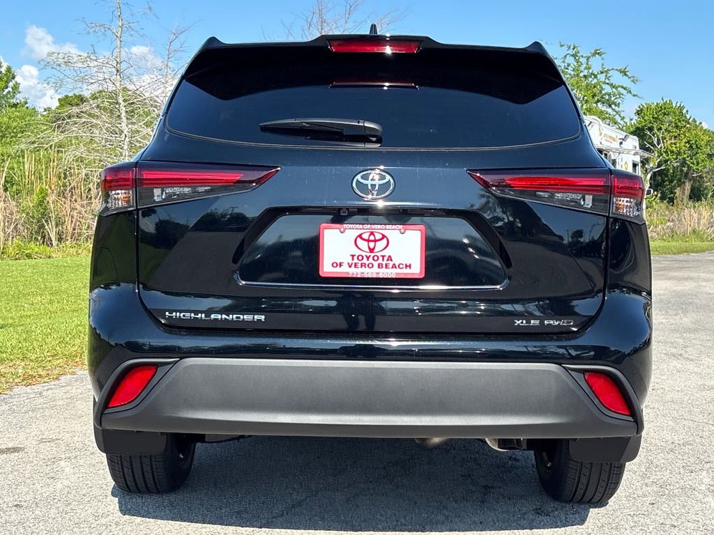 New 2026 Toyota Highlander XLE image 5