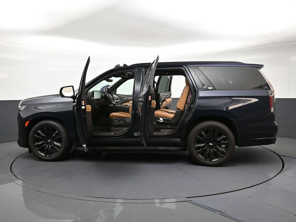 Used 2021 Cadillac Escalade Sport w/ Driver Assist Tech Package AWD/4WD image 34