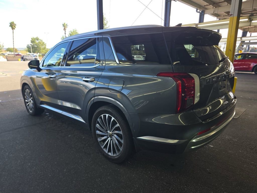 Used 2023 Hyundai Palisade Calligraphy image 13