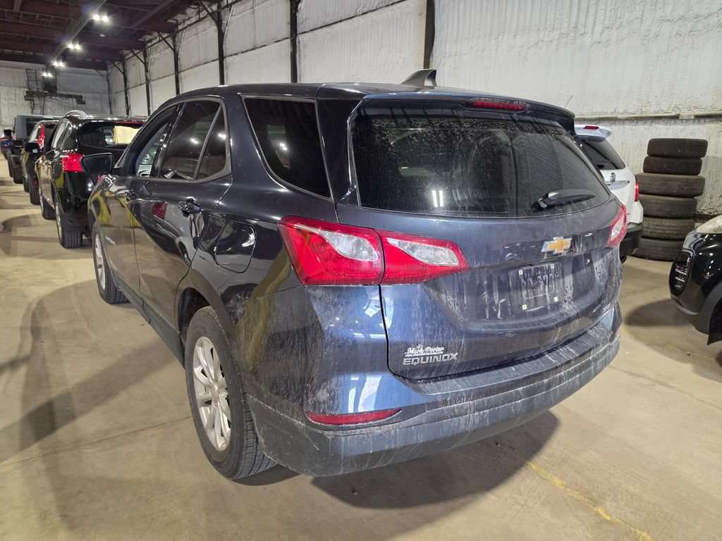 Used 2019 Chevrolet Equinox LS w/ LS Convenience Package AWD/4WD image 2