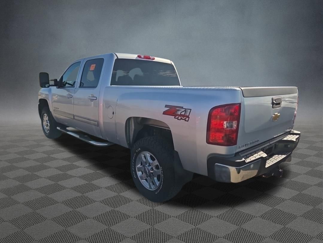 Used 2014 Chevrolet Silverado 3500 LT w/ Interior Plus Package AWD/4WD image 3