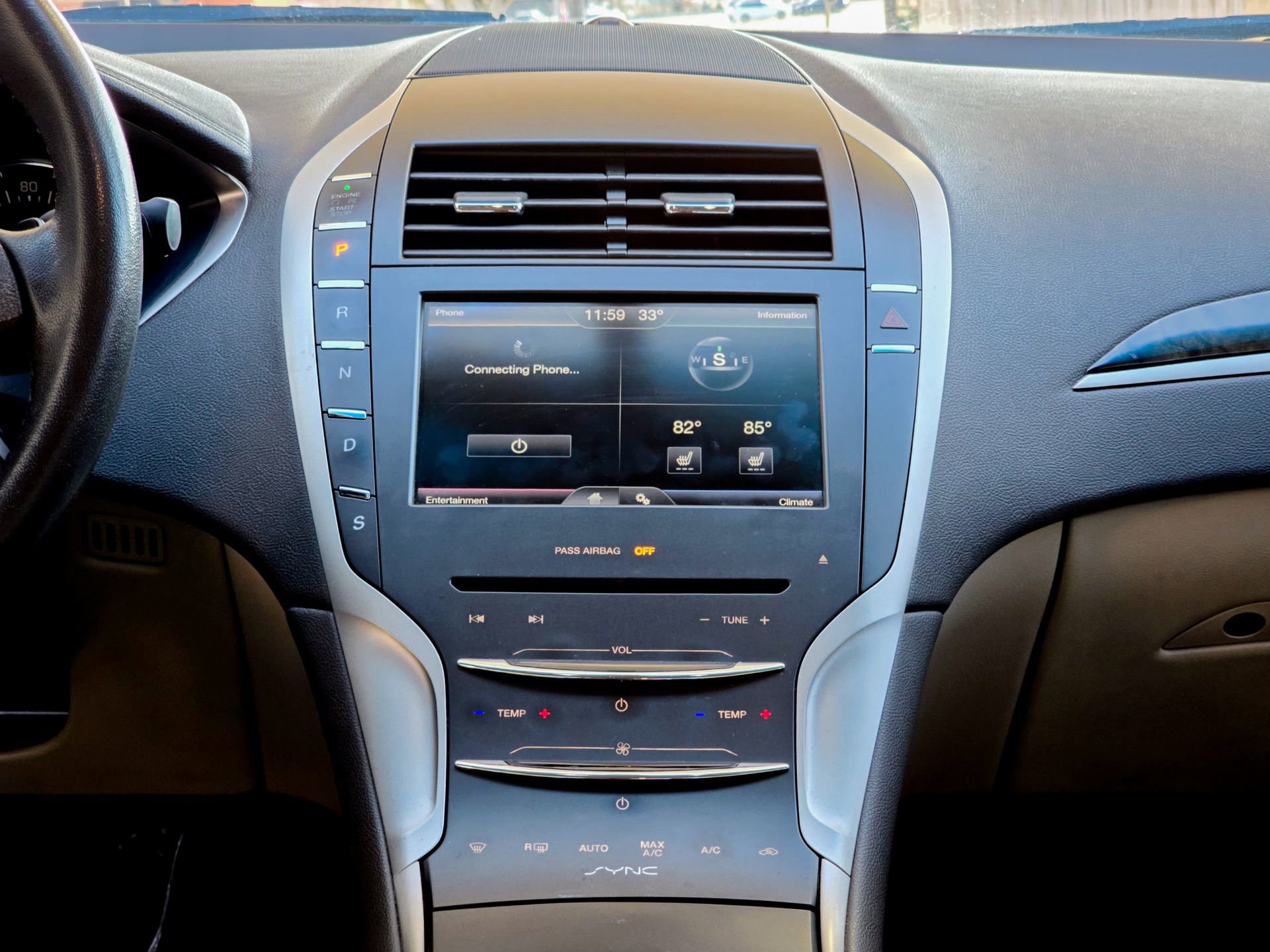 Used 2016 Lincoln MKZ image 18