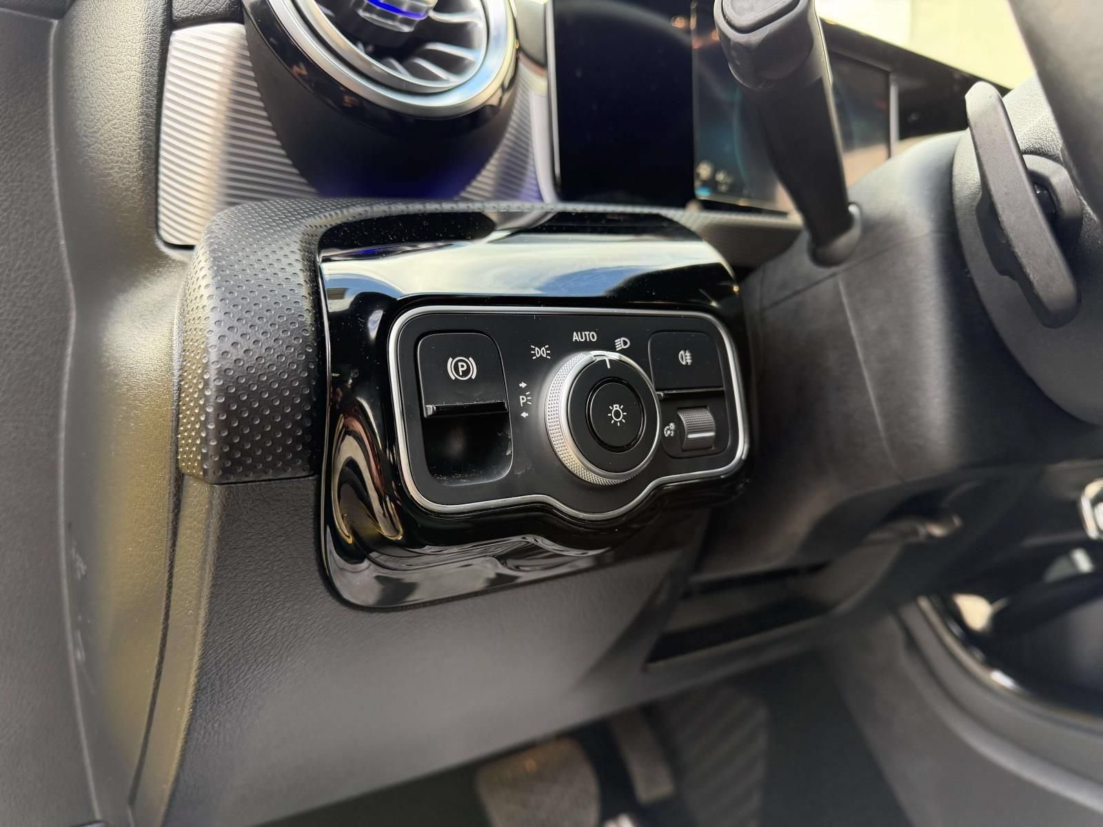 Used 2020 Mercedes-Benz CLA 250 image 40