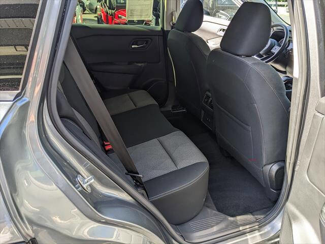 Used 2024 Nissan Rogue SV image 14