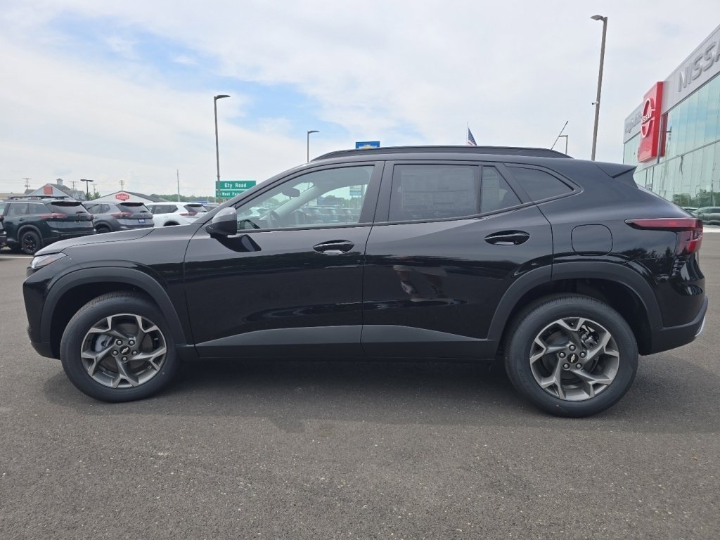 New 2026 Chevrolet Trax LT FWD image 11