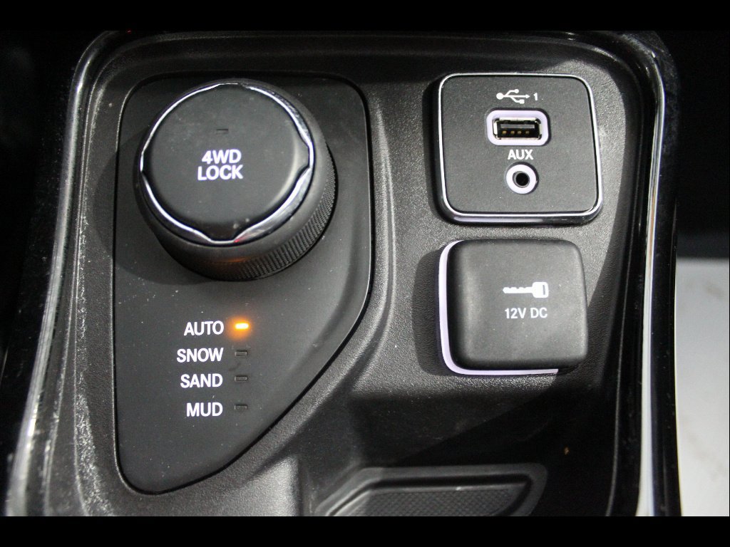Used 2020 Jeep Compass Latitude AWD/4WD image 31