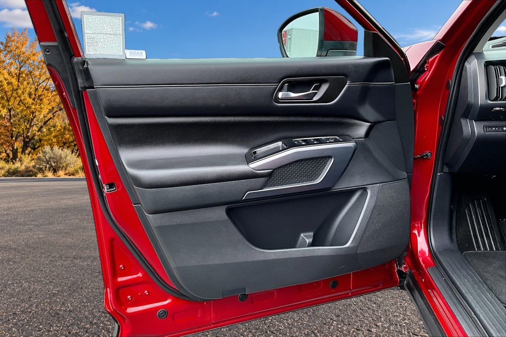 Used 2024 Nissan Pathfinder SL w/ Cargo Package FWD image 19