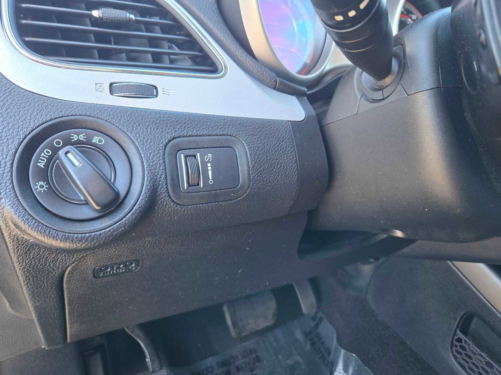 Used 2020 Dodge Journey SE w/ SE Popular Equipment Group image 18