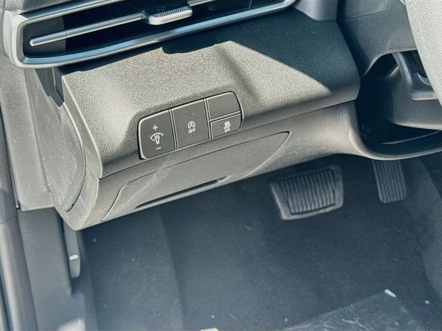 New 2026 Hyundai Elantra SE FWD image 14
