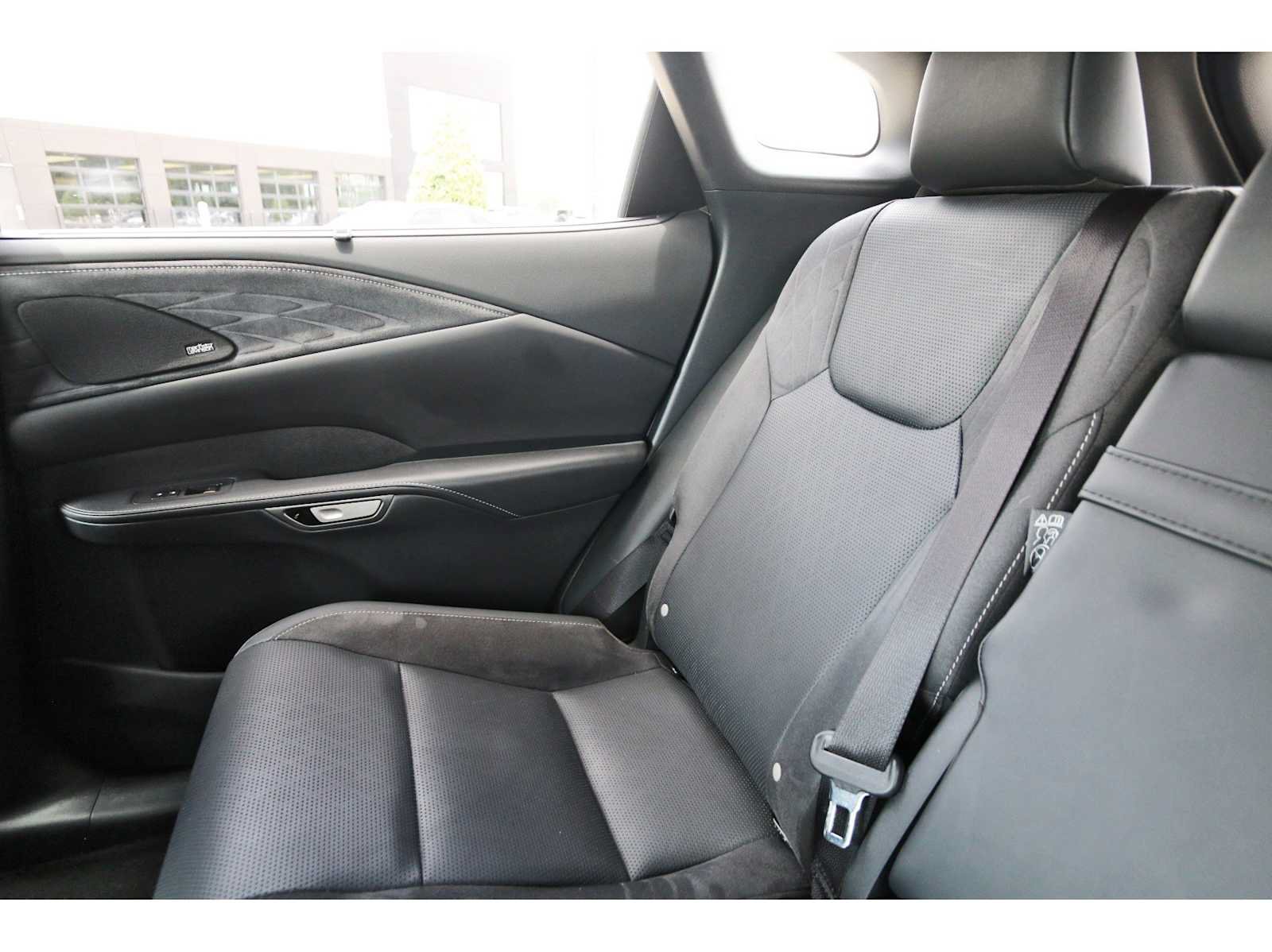 Used 2025 Lexus RX 450h AWD w/ Luxury Package image 9