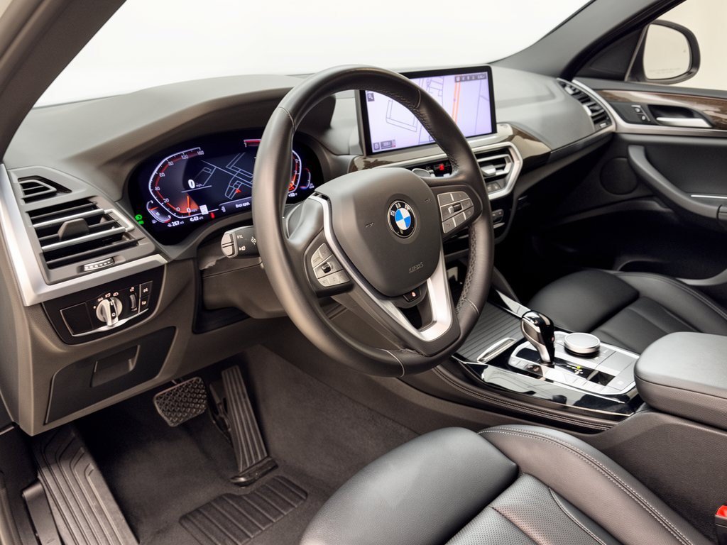 Used 2024 BMW X4 xDrive30i AWD/4WD image 4
