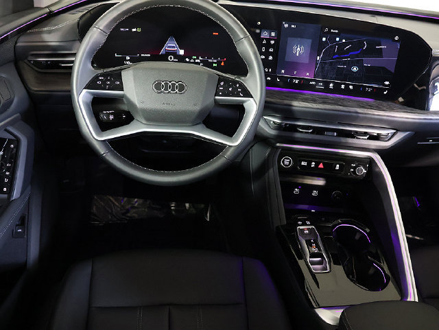 Used 2025 Audi Q5 Premium w/ Convenience Package AWD/4WD image 3