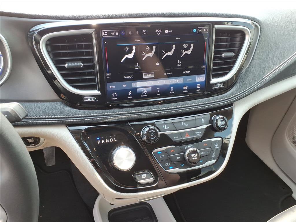 Used 2024 Chrysler Pacifica Limited FWD image 27