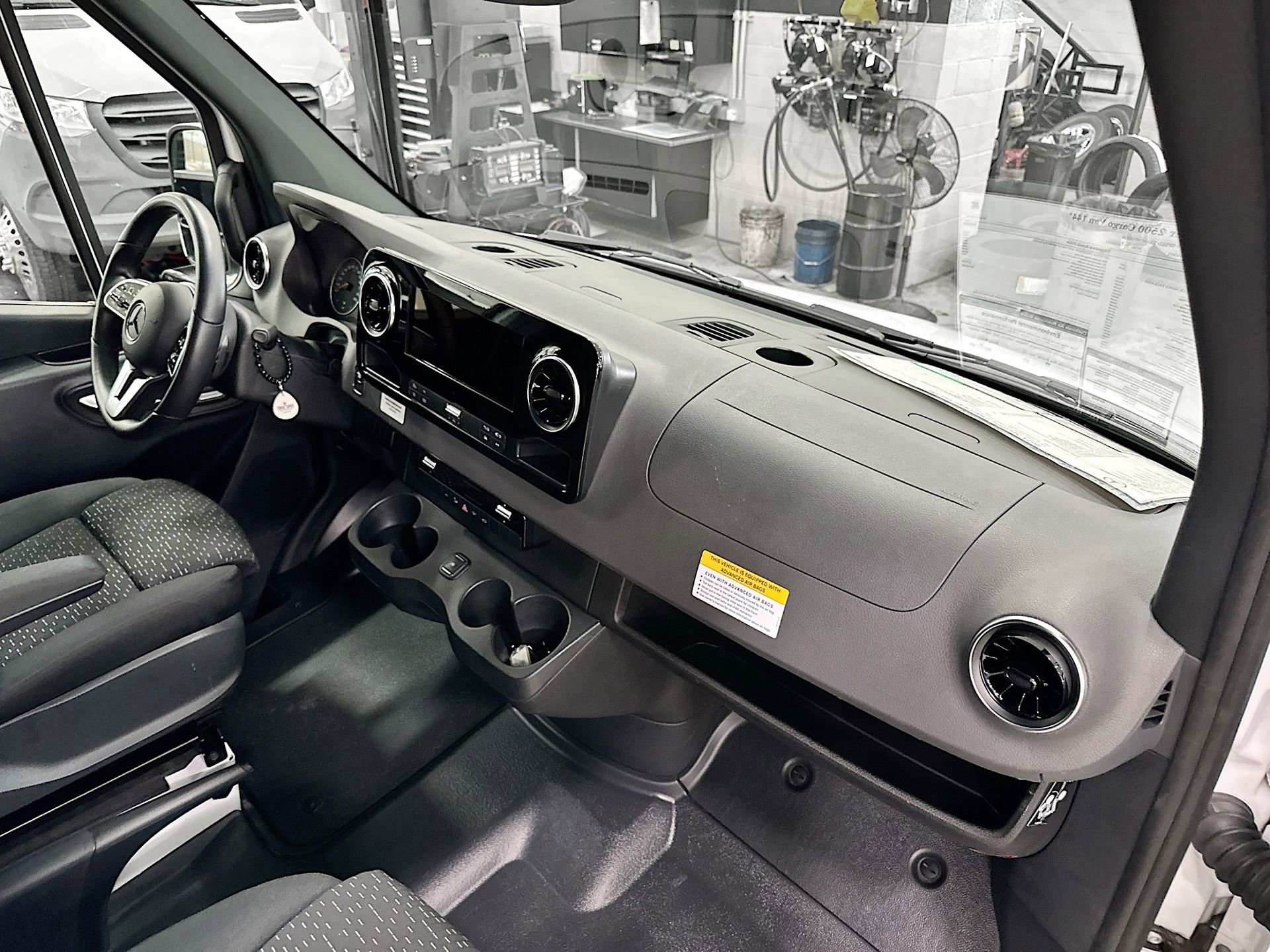 Used 2023 Mercedes-Benz Sprinter 2500 image 25