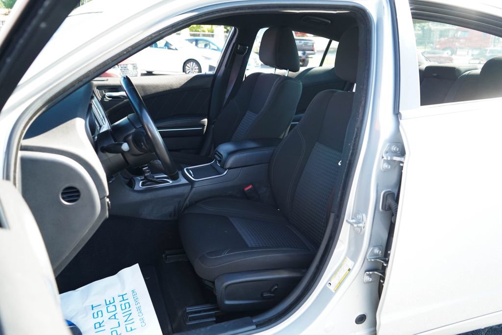 Used 2023 Dodge Charger SXT RWD image 6