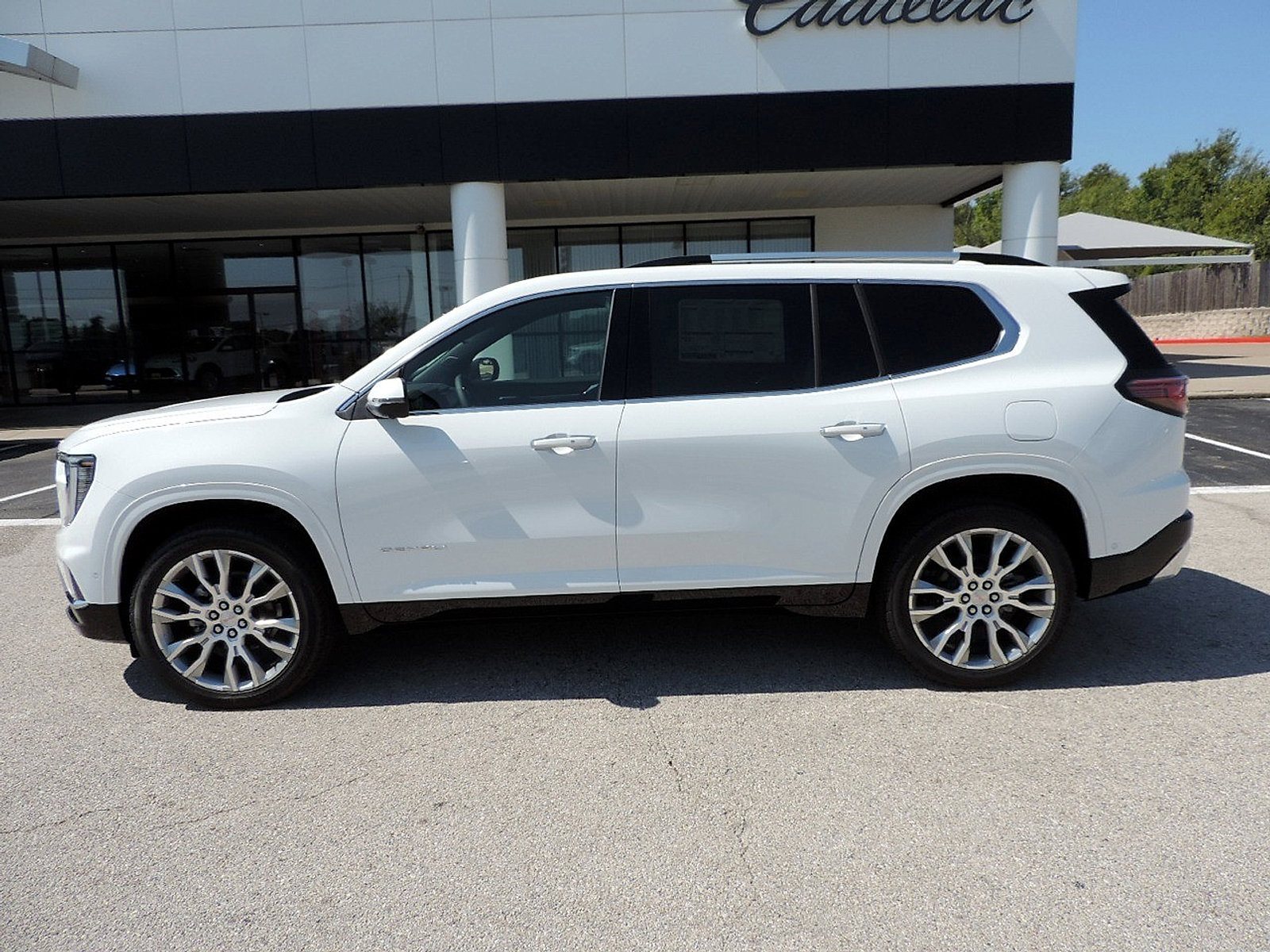New 2026 GMC Acadia Denali w/ Super Cruise Package FWD image 8