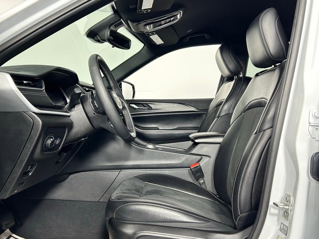 Used 2024 Jeep Grand Cherokee L Laredo image 31