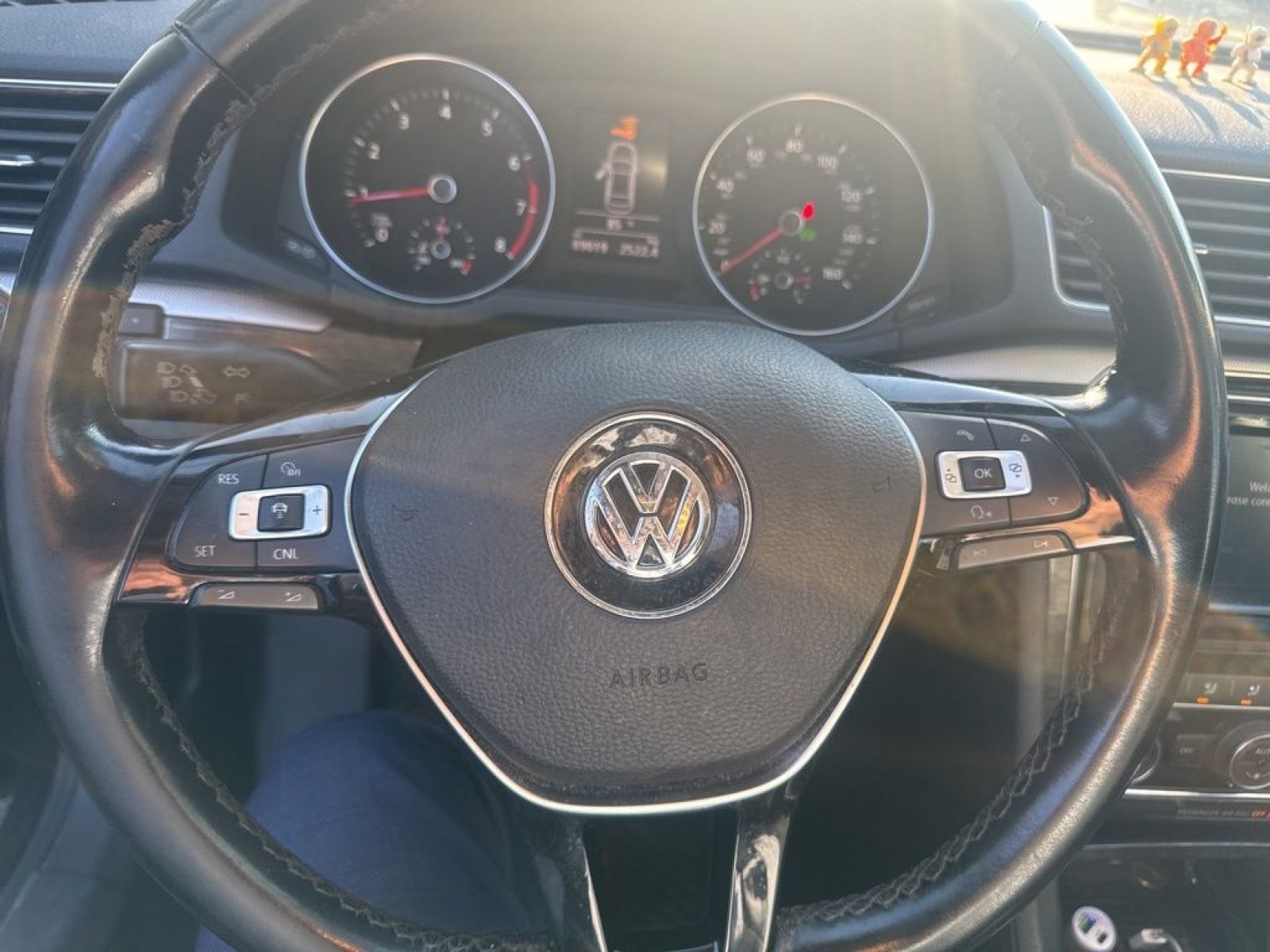 Used 2018 Volkswagen Passat 2.0T SE FWD image 11
