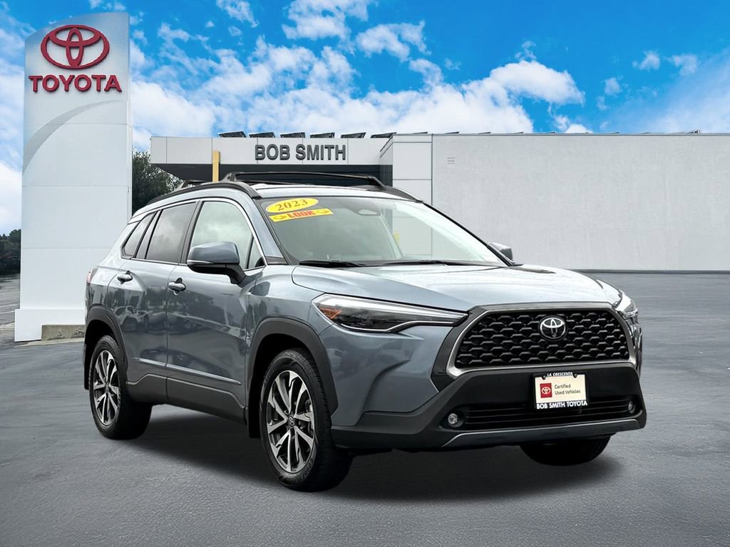 Certified 2023 Toyota Corolla Cross XLE image 3